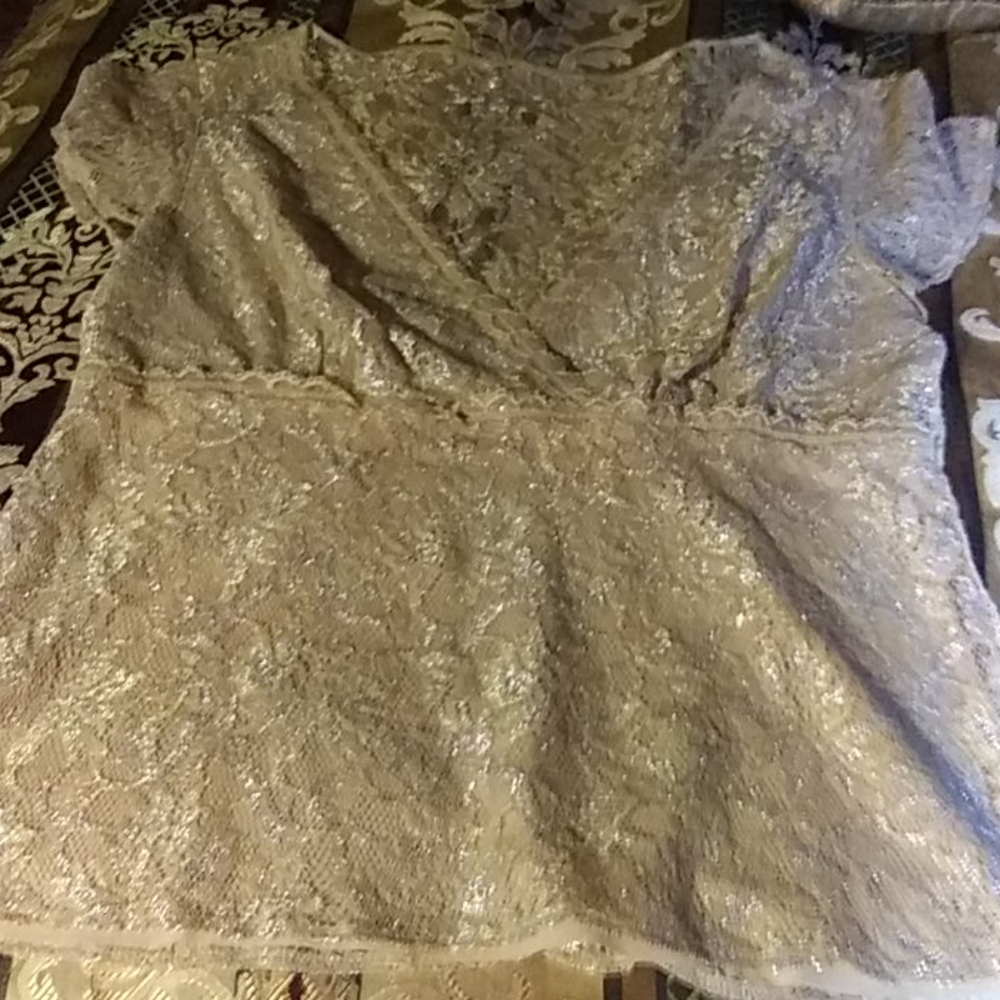 Lace V-neck short sleeved blouse